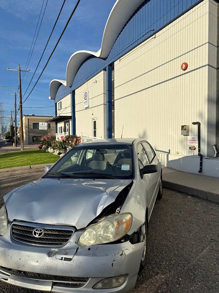 Accident-damaged vehicle towing in Calgary